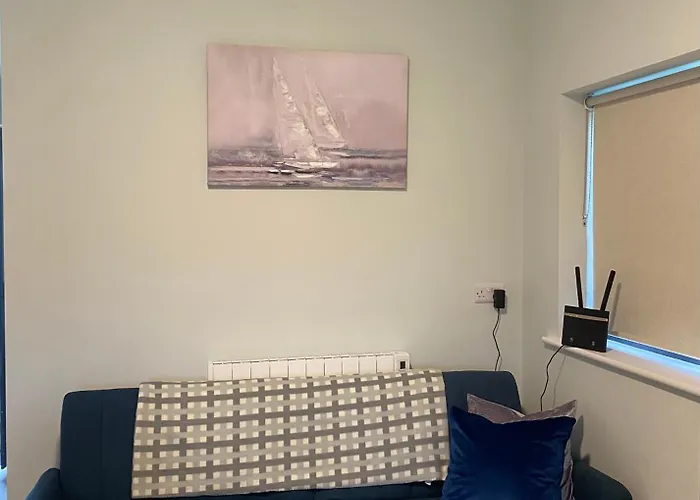 2 Kingsize Bedrooms At Castle View House *